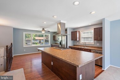 8710 Lagrange St, Lorton, VA 22079 - photo 6