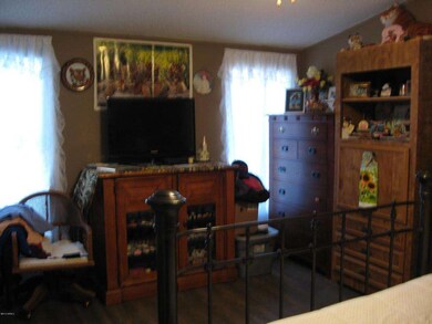 2493 W Tepee Street 011