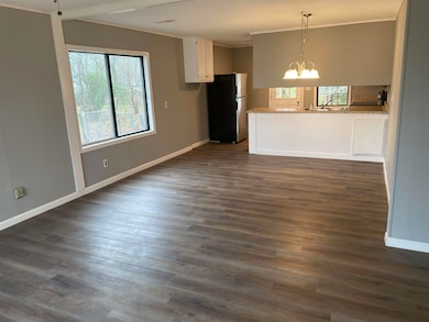 706 W Jackson St, Bolivar, TN 38008 - photo 3