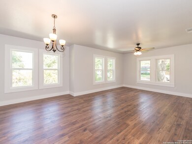 1015 Bismark St, Seguin, TX 78155 - photo 7