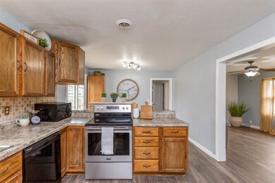 1247 Scott Ave, Waterloo, IA 50701 - photo 6