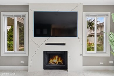 539 Willowcreek Ct unit 317, Clarendon Hills, IL 60514 - photo 7