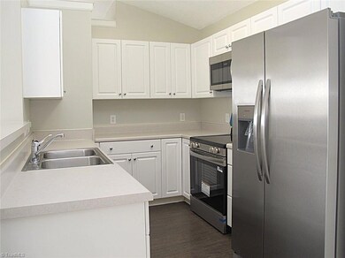 331 Mill Pond Dr unit 331, Winston Salem, NC 27106 - photo 4