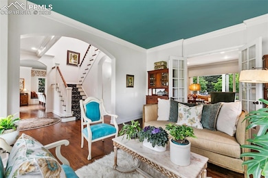 Living room to the right of the front entrance