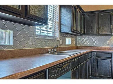 13913 Jeweled Desert Dr, Horizon City, TX 79928 - photo 7