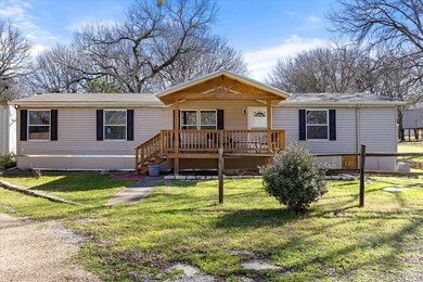 909 Fawn Dr, Granbury, TX 76049 - photo 4