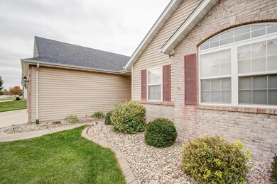 1919 Wellington Ln, Maryville, IL 62062 - photo 4