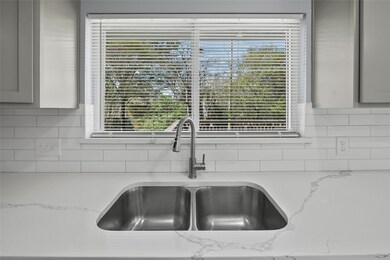 312 Old Course Dr, Friendswood, TX 77546 - photo 7