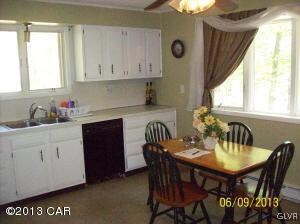 9072 Twin Lake Dr, Kunkletown, PA 18058 - photo 2