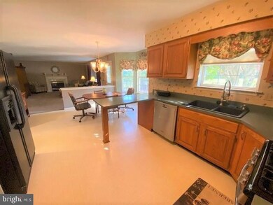 171 Winding Creek Way, Harleysville, PA 19438 - photo 7
