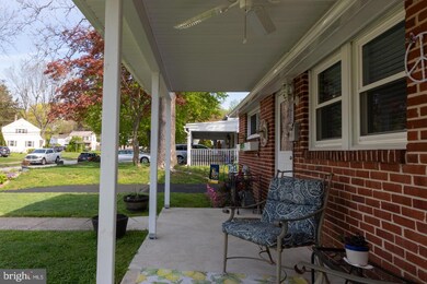 862 Bobwhite Ln, Secane, PA 19018 - photo 6