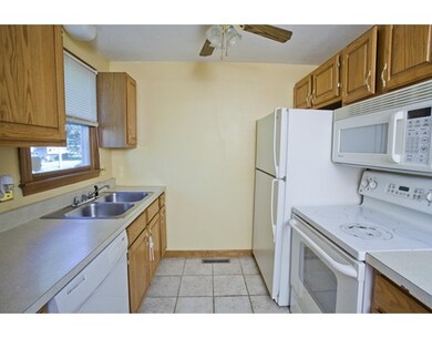55 Empire St unit 13, Chicopee, MA 01013 - photo 2