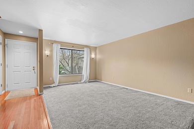 658 E Main Street, Ashland, OR 97520