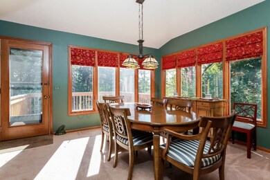 008-Dining_Room-3317159-medium