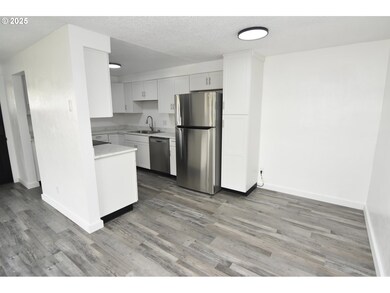 3138 Zinnia St, Eugene, OR 97404 - photo 6