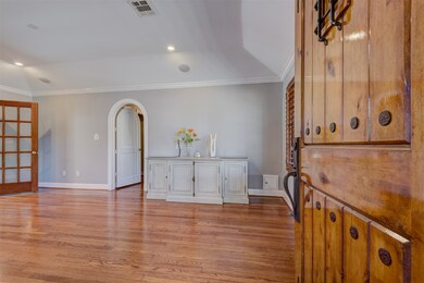 1410 Monarch Oaks St, Houston, TX 77055 - photo 6