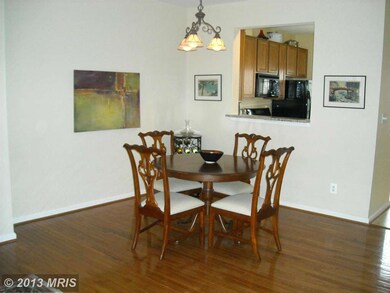 2573 Chase Wellesley Dr, Herndon, VA 20171 - photo 3