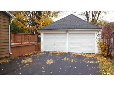 Parking Lot/Garage