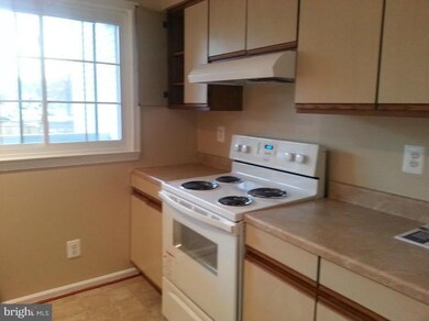 12893B Grays Pointe Rd unit B, Fairfax, VA 22033 - photo 6