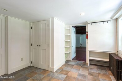 Foyer/Mudroom