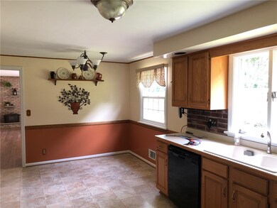 Here's the dinette area in the kitchen.