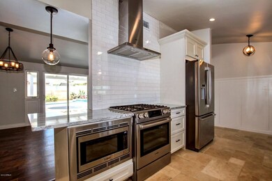 KitchenToDining