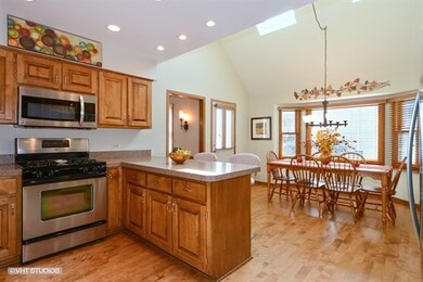 2406 Cimarron Ct, Naperville, IL 60565 - photo 4