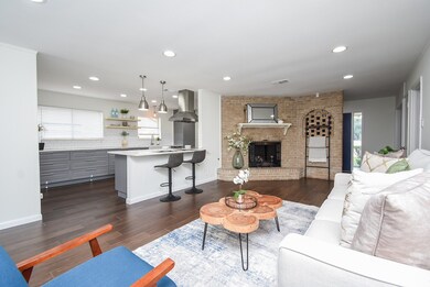 915 Carlingford Ln, Houston, TX 77079 - photo 3