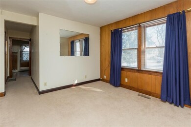 1310 Ridgeway Dr, Newton, IA 50208 - photo 4