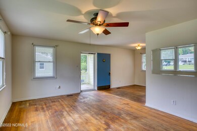 810 Barn St, Jacksonville, NC 28540 - photo 7