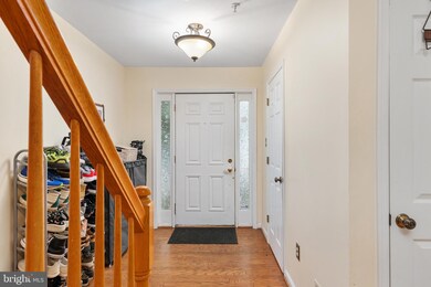 2719 Summers Ridge Dr, Odenton, MD 21113 - photo 3