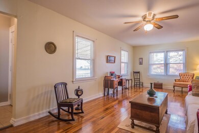806 West Blvd N Columbia MO-large-005-56