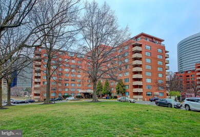 River Place South unit 820, Arlington, VA 22209 - photo 2