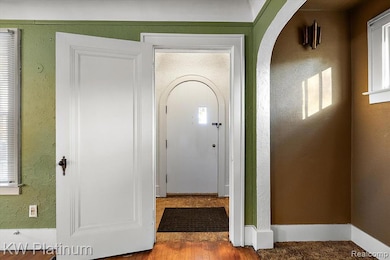 21067 Albany Ave, Warren, MI 48091 - photo 6