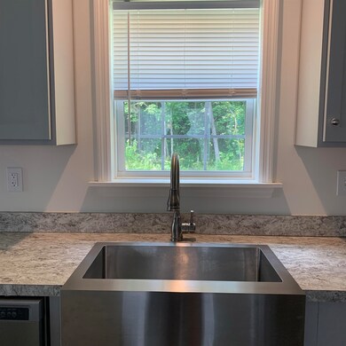 18 Cleo Cir, Rochester, NH 03868 - photo 5