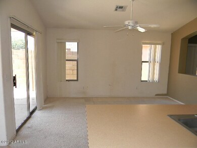 #023-368306 Family Room 2