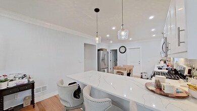 32 Woodrow Ave unit 1, Newton, MA 02460 - photo 2