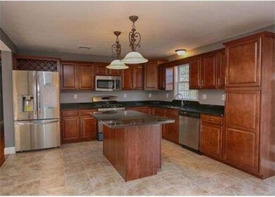 20 Field St, Taunton, MA 02780 - photo 2