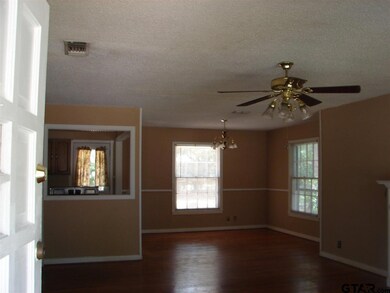 1112 1112 S Azalea, Tyler, TX 75701 - photo 2