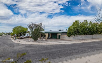 Dual driveway entrances