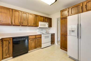 877 Vanderberg Place, Columbus, OH 43204 - photo 4