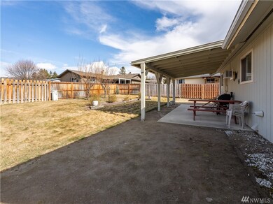 340 Green Briar Ln, East Wenatchee, WA 98802 - photo 3