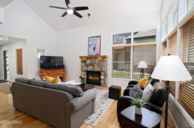 10_millers_loop_living_3