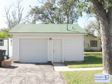619 E New Braunfels St, Seguin, TX 78155 - photo 3
