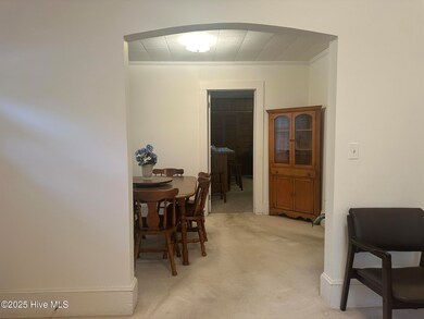 105 Fairview St, Williamston, NC 27892 - photo 6