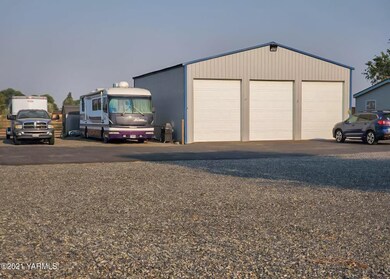 3 Bay Shop/RV Parking