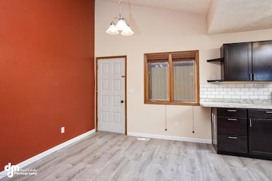 Dining Area 3910-FULL