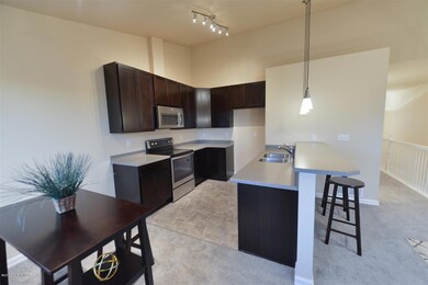 Kitchen / Dining Area