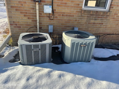 3538 Grantley Rd, Toledo, OH 43606 - photo 5