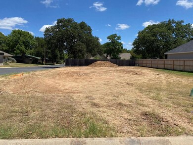 214 Winston Dr, Fredericksburg, TX 78624 - photo 2